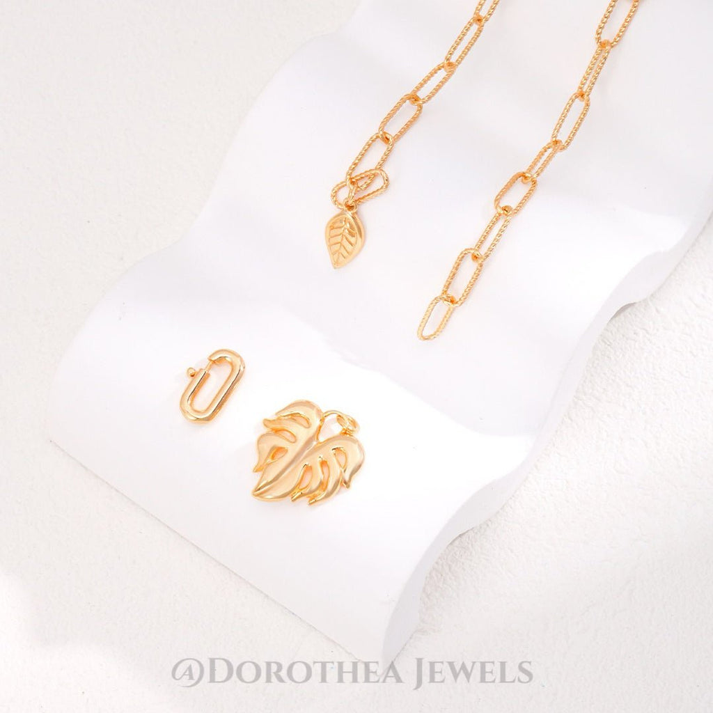 Monstera Leaf Charm Paperclip Chain Necklace - 925 Sterling Silver Vintage Gold - DOROTHEA JEWELS