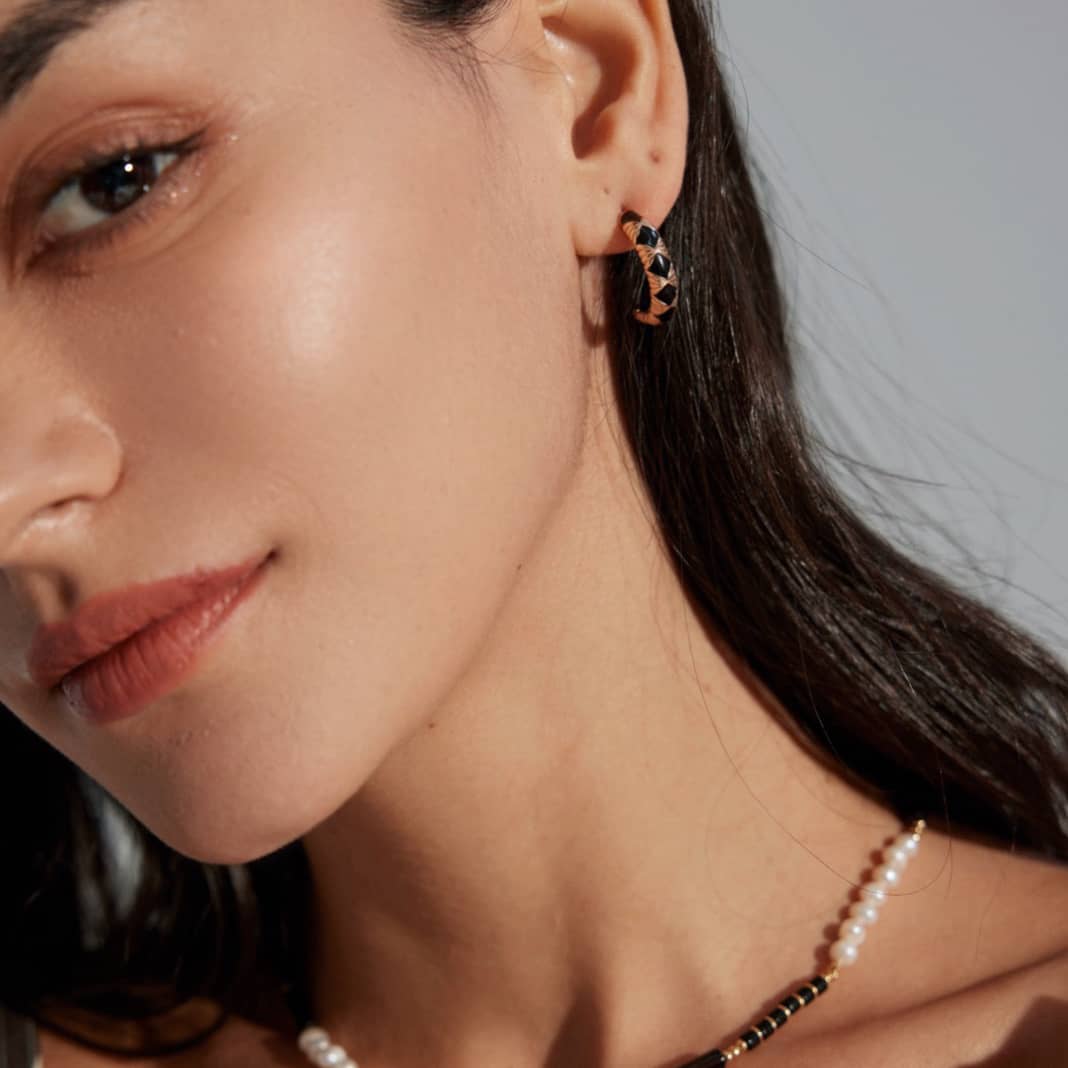 【Dorothea】Rhombus Handmade Black Resin Enamel Hoop Earrings | 18K Gold Plated Silver
