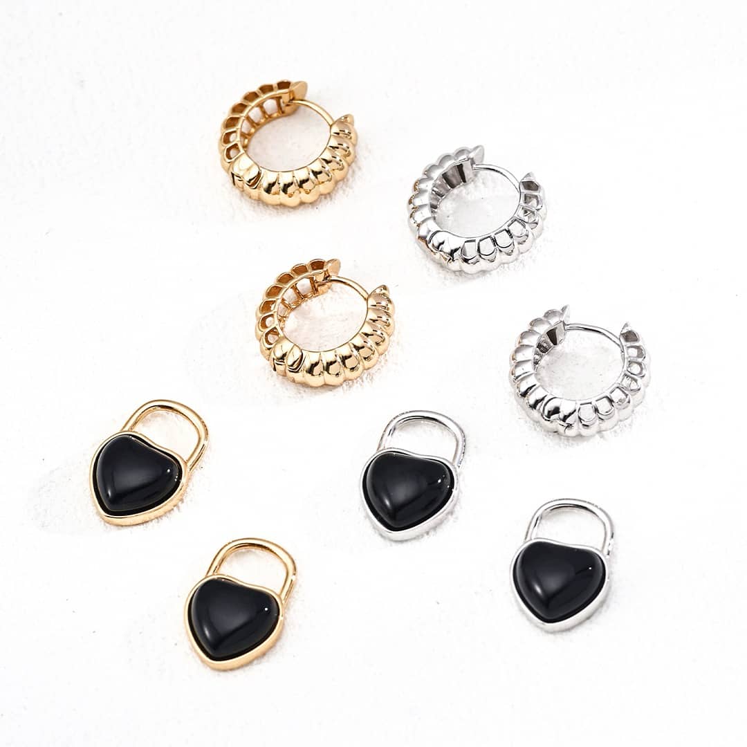 【Dorothea】Detachable Black Onyx Heart Lock Hoop Earrings | 18K Gold Plated Silver