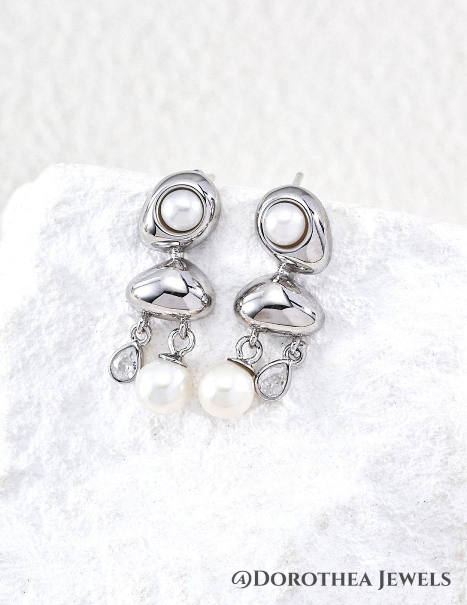[Golden Dew] Pearl & Zircon Stud Earrings - DOROTHEA JEWELS