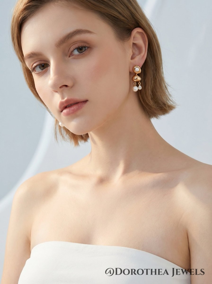 [Golden Dew] Pearl & Zircon Stud Earrings - DOROTHEA JEWELS