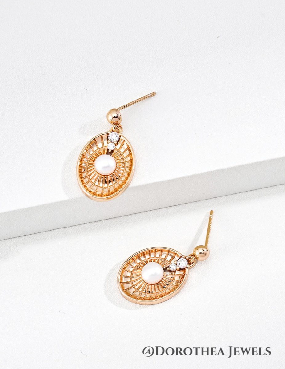 Lucky Compass Stud Earrings - DOROTHEA JEWELS