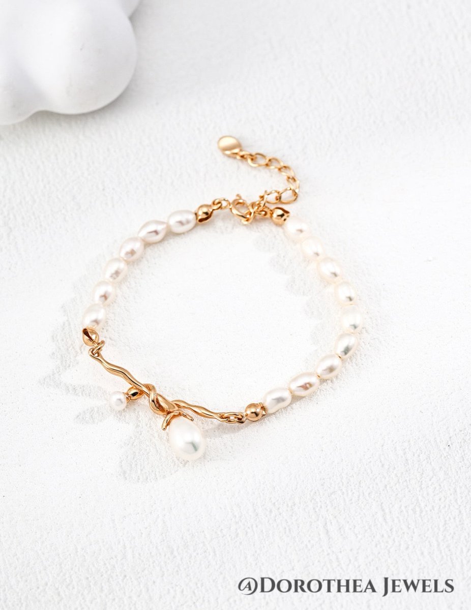 Vintage Gold Twisted Branch Natural Pearl Bracelet - DOROTHEA JEWELS