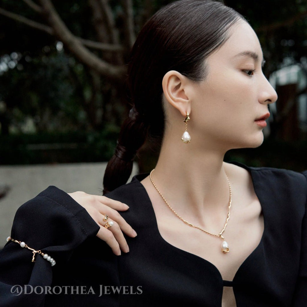 Embrace Pearl series - DOROTHEA JEWELS