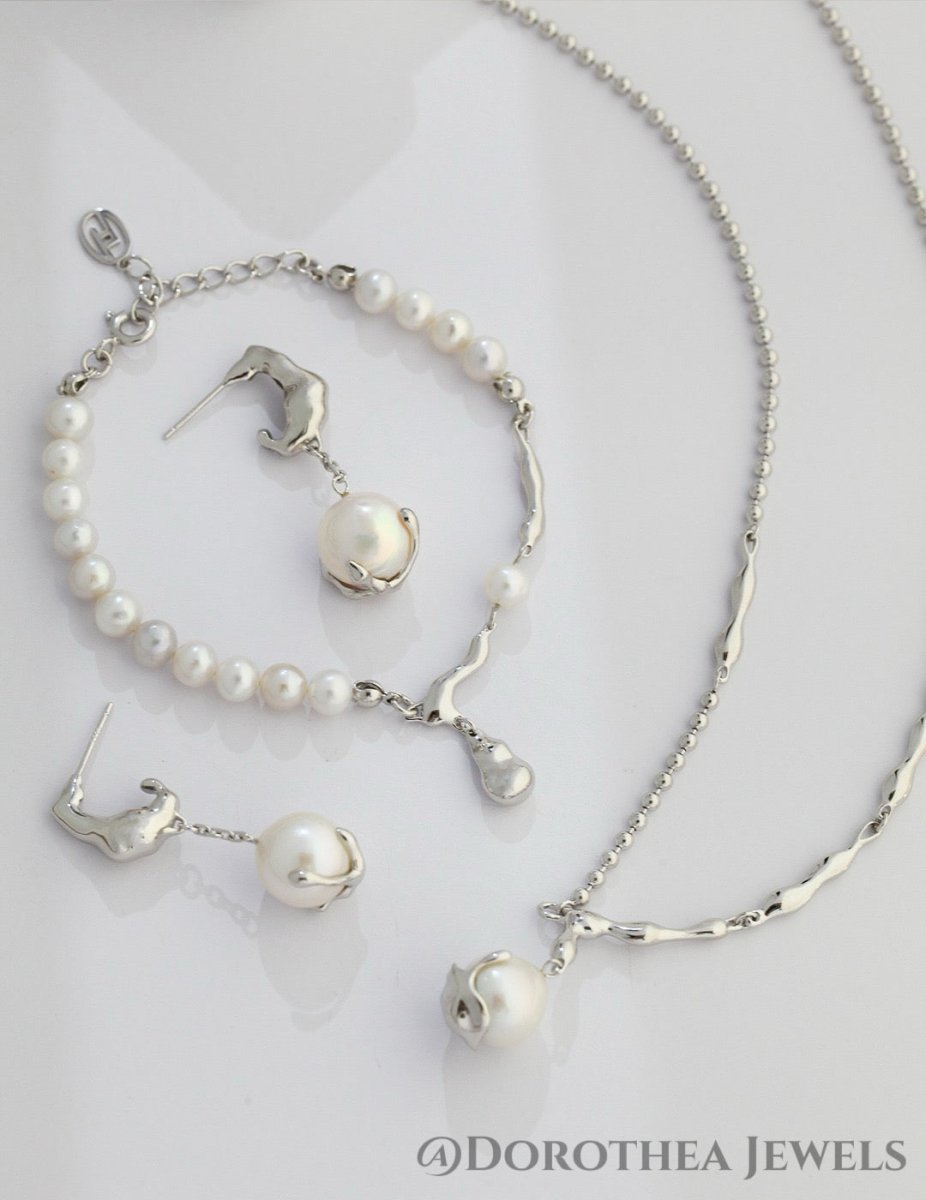 Embrace Pearl series - DOROTHEA JEWELS