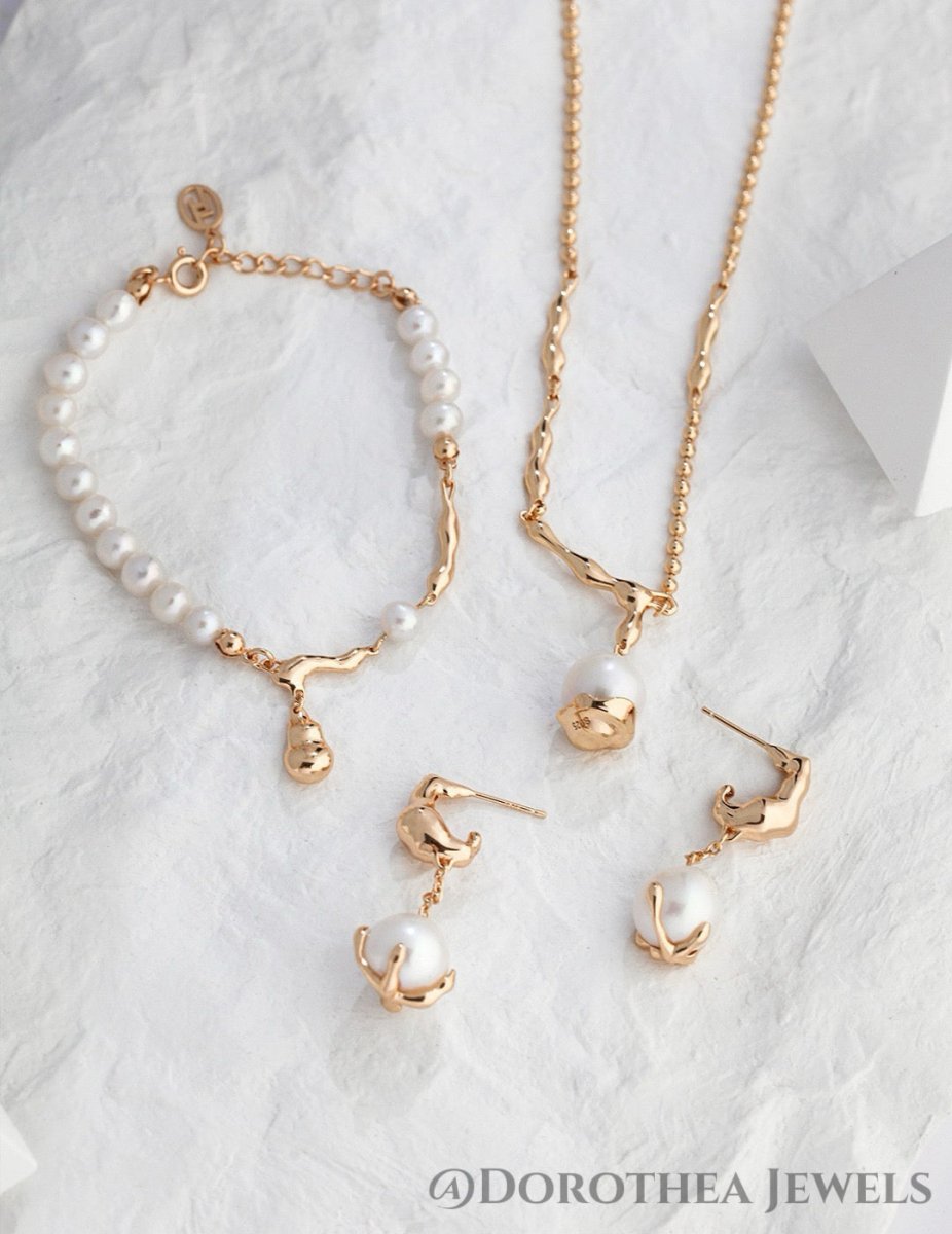 Embrace Pearl series - DOROTHEA JEWELS