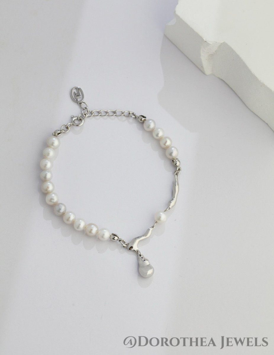 Embrace Pearl series - DOROTHEA JEWELS