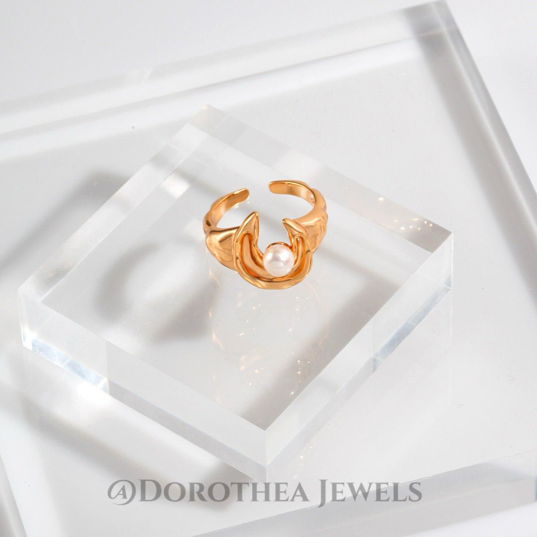Moon & Star Collection Sterling Silver Pearl Ring - DOROTHEA JEWELS