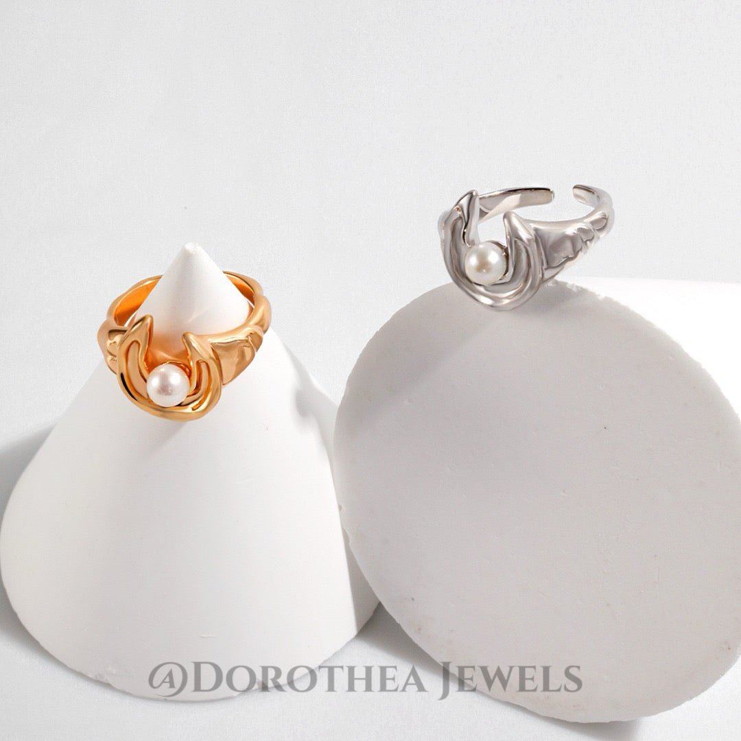 Moon & Star Collection Sterling Silver Pearl Ring - DOROTHEA JEWELS