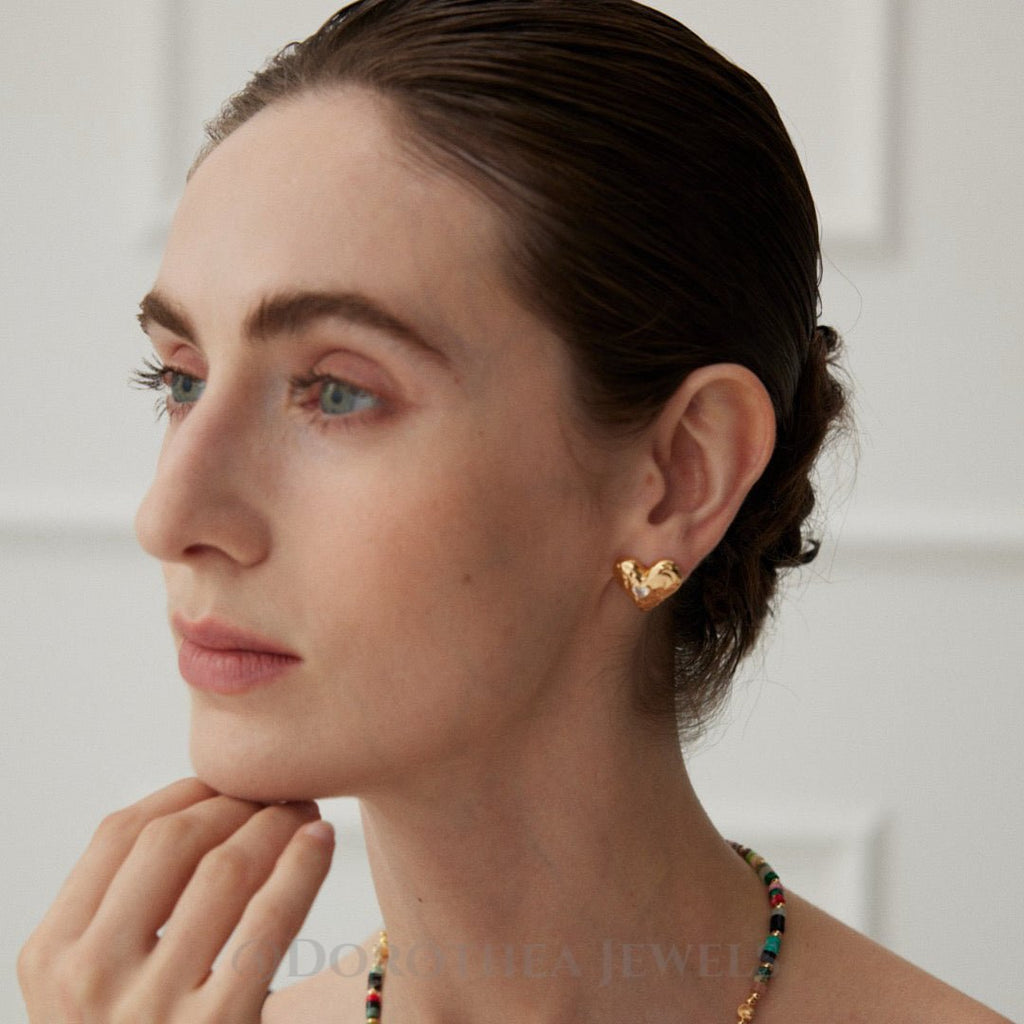 18K Gold Vermeil Hammered Heart Zircon Stud Earrings | S925 Sterling Silver - DOROTHEA JEWELS