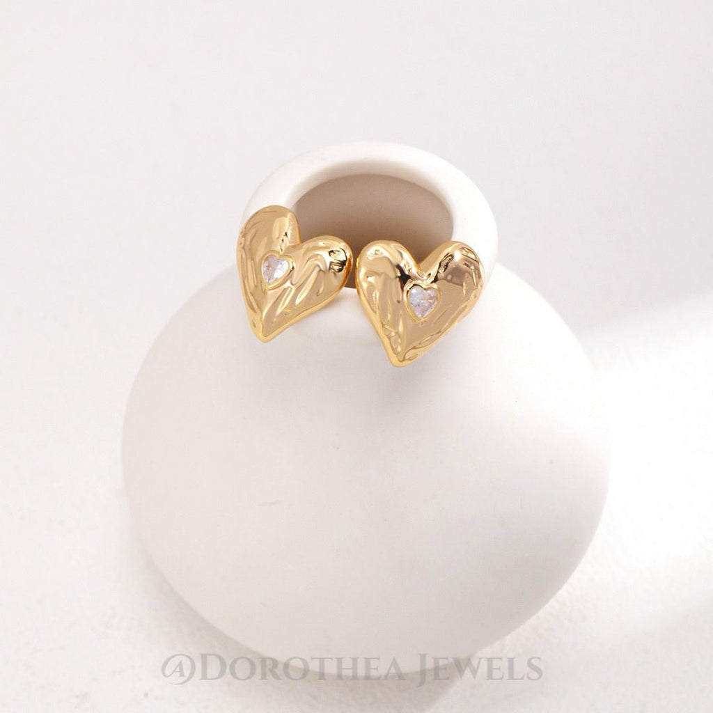 18K Gold Vermeil Hammered Heart Zircon Stud Earrings | S925 Sterling Silver - DOROTHEA JEWELS
