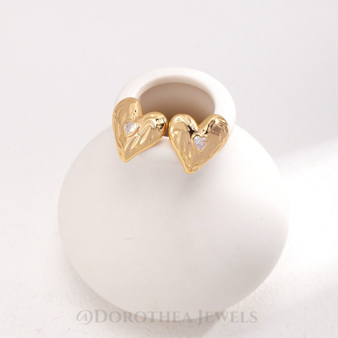 18K Gold Vermeil Hammered Heart Zircon Stud Earrings | S925 Sterling Silver - DOROTHEA JEWELS
