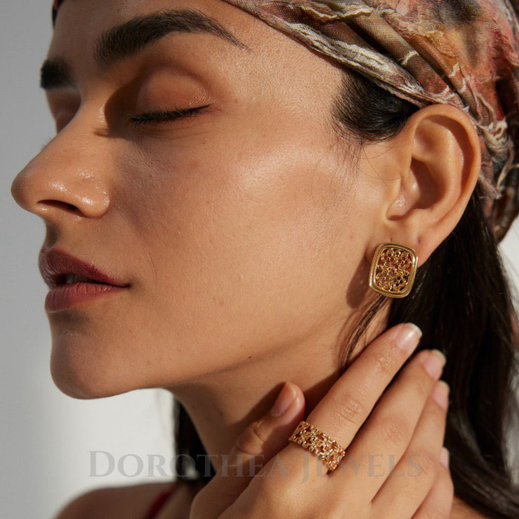 Clover Lattice Square Stud Earrings - 925 Silver - DOROTHEA JEWELS