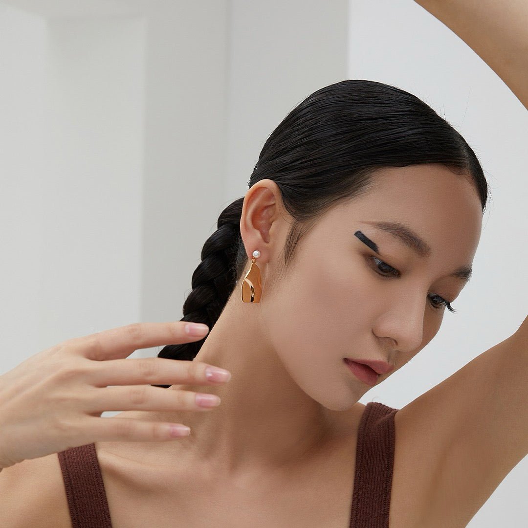 Sculptural Pearl Drop Earrings - DOROTHEA JEWELS