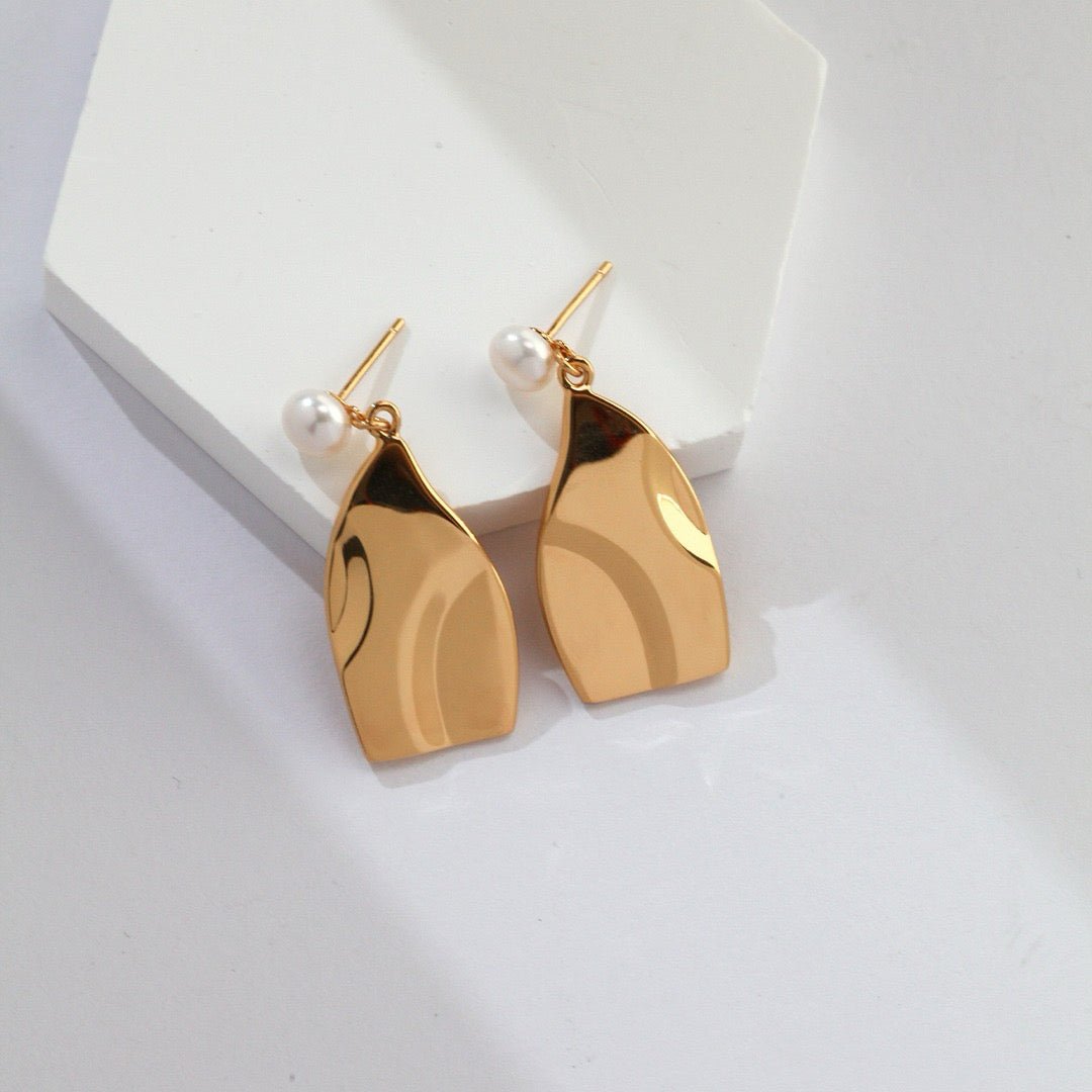 Sculptural Pearl Drop Earrings - DOROTHEA JEWELS