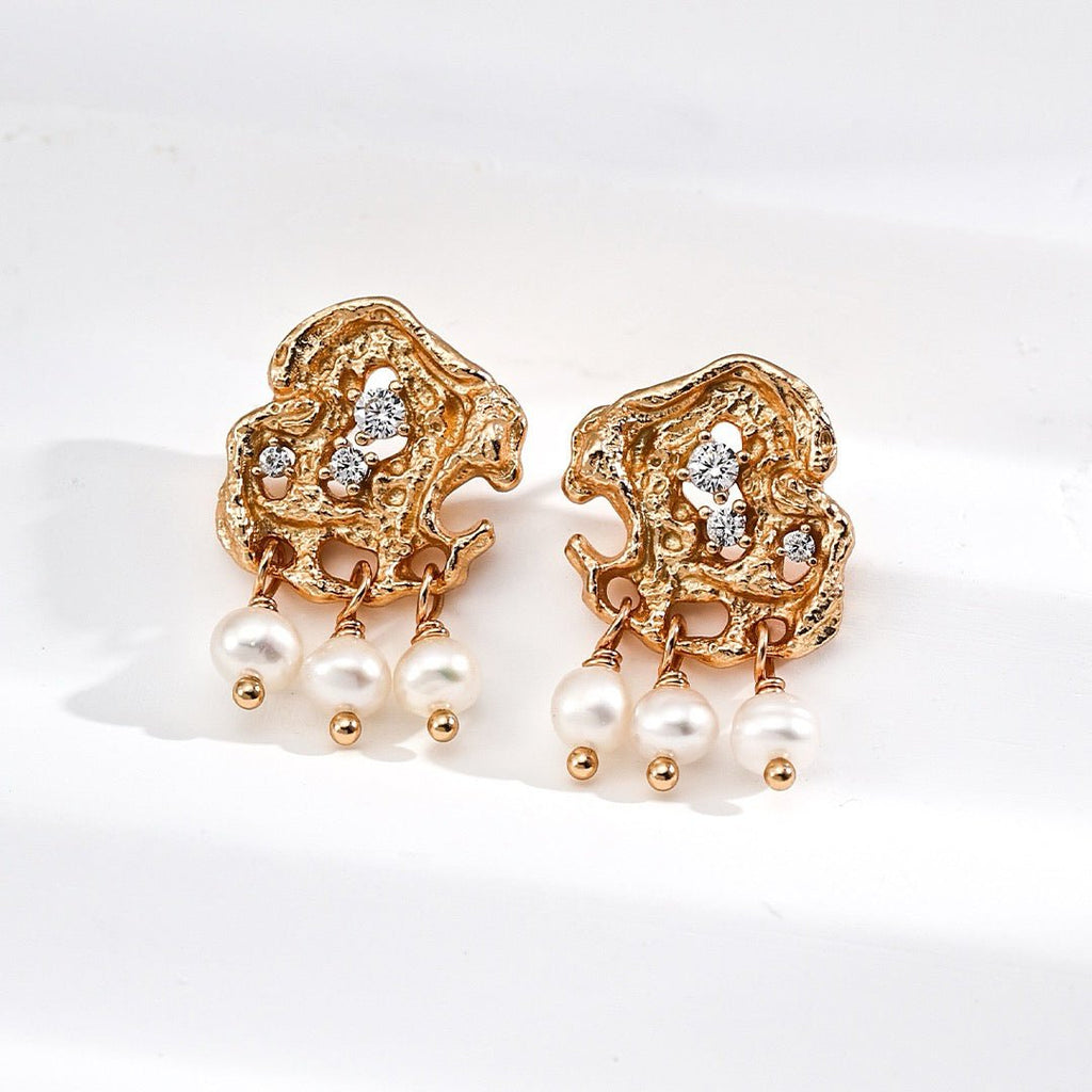 Timeless Textured Pearl & Zircon Earrings - DOROTHEA JEWELS