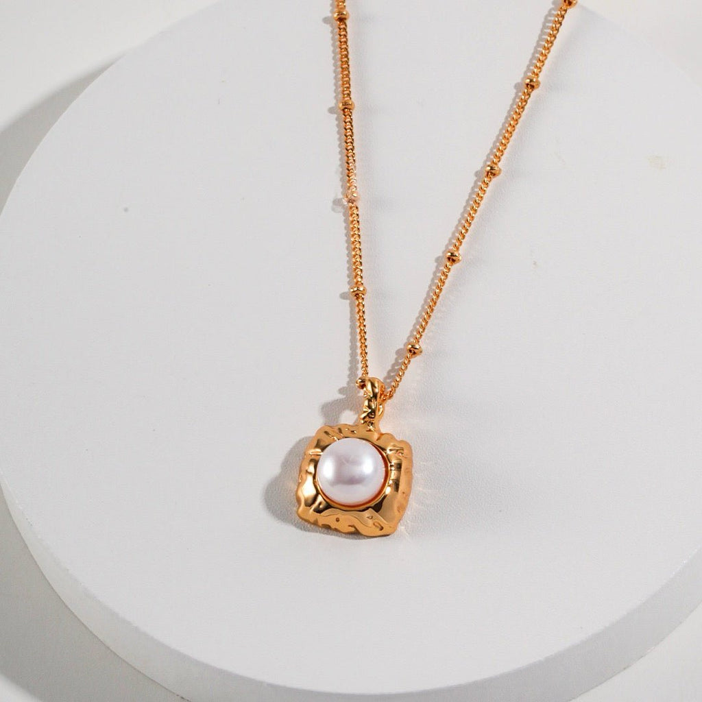 Hammered Square Natural Pearl Pendant Necklace | S925 Sterling Silver - DOROTHEA JEWELS