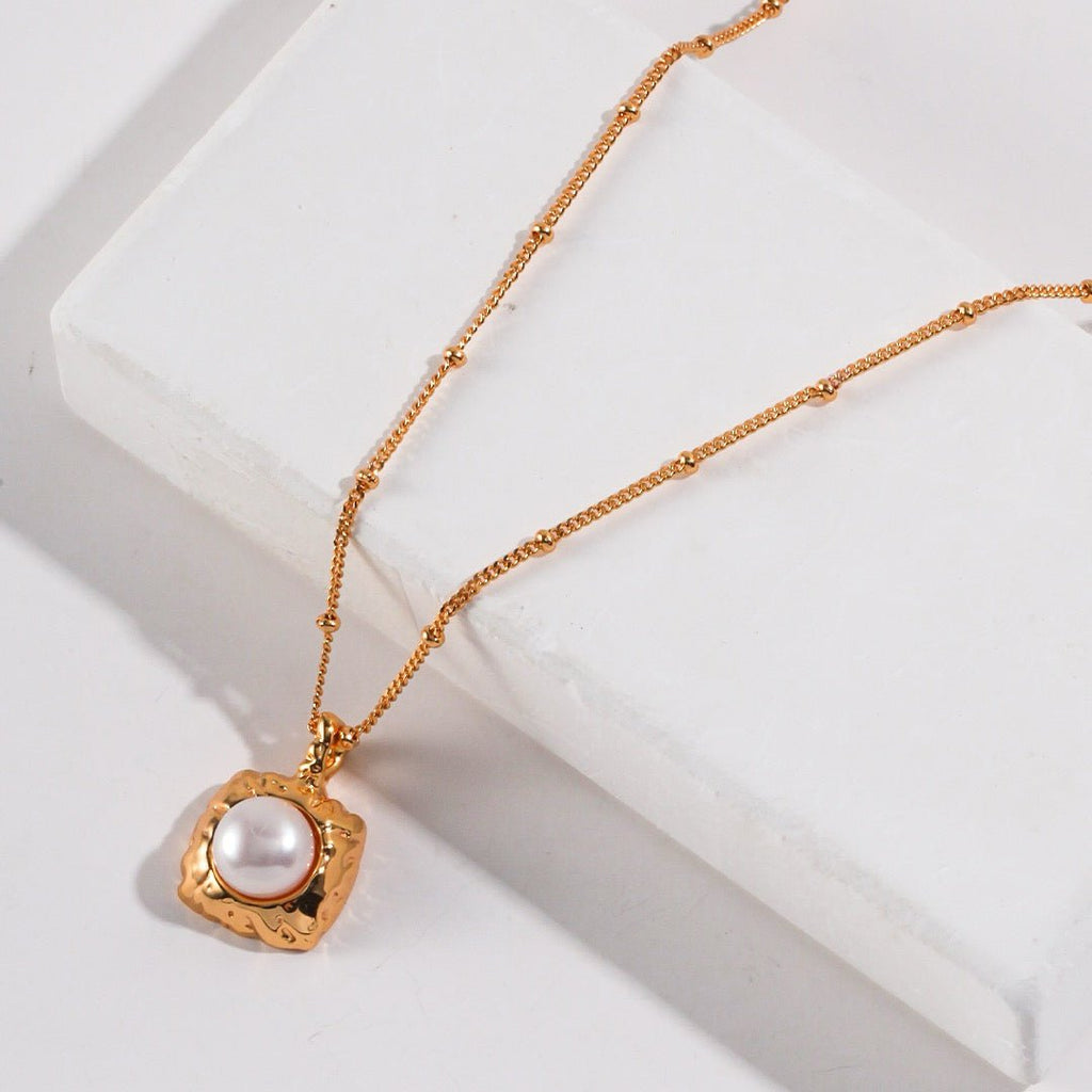 Hammered Square Natural Pearl Pendant Necklace | S925 Sterling Silver - DOROTHEA JEWELS