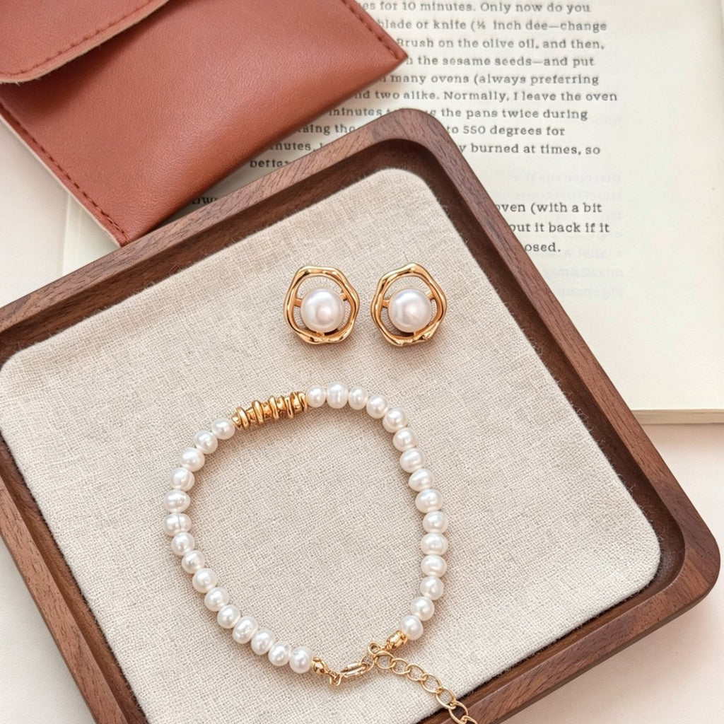 Organic Frame Freshwater Pearl Stud Earrings - DOROTHEA JEWELS